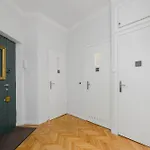 Piekny Z Sypialnia I Biurkiem By Renters * Varšava