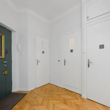 Piekny Z Sypialnia I Biurkiem By Renters * Varsóvia