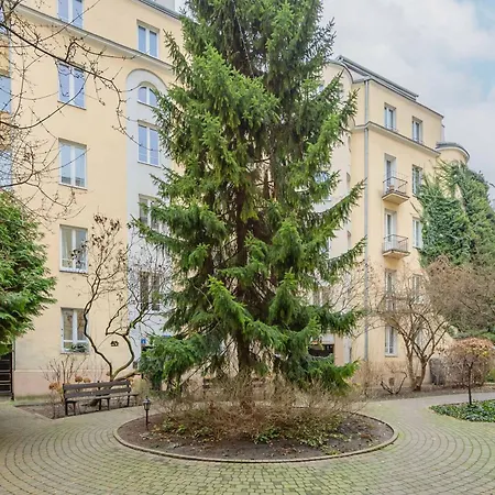 Lägenhet Piekny Z Sypialnia I Biurkiem By Renters