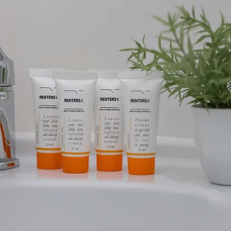 Piekny Z Sypialnia I Biurkiem By Renters * Varsavia