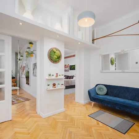 Appartamento Piekny Z Sypialnia I Biurkiem By Renters Varsavia