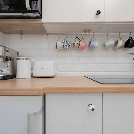 Lägenhet Piekny Z Sypialnia I Biurkiem By Renters *