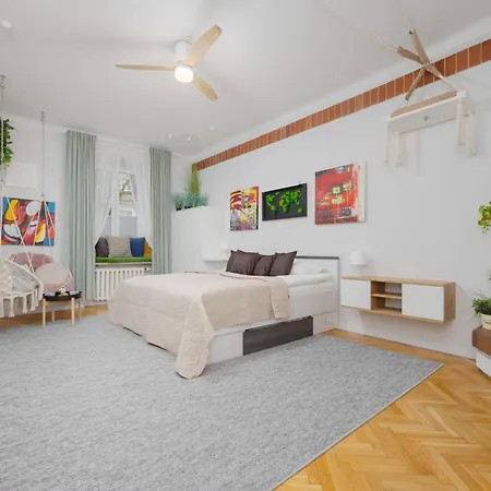 Apartment Piekny Jasny Z Sypialnia I Biurkiem By Renters