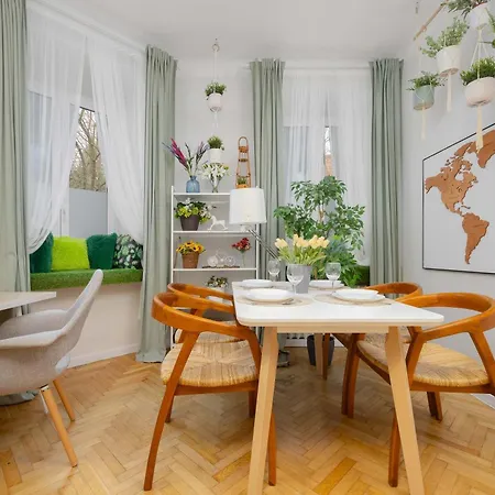 Piekny Jasny Z Sypialnia I Biurkiem By Renters * Warsaw