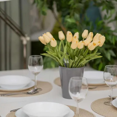 Lägenhet Piekny Z Sypialnia I Biurkiem By Renters *