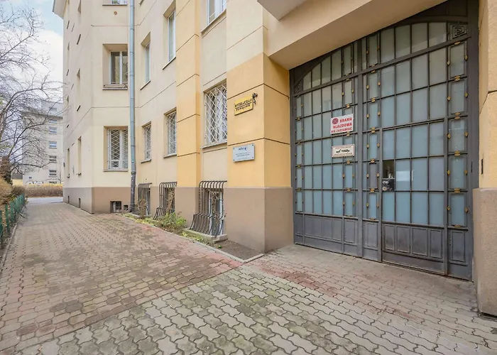 Piekny Z Sypialnia I Biurkiem By Renters Lejlighed *