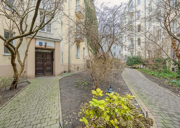 Piekny Z Sypialnia I Biurkiem By Renters * Warszawa