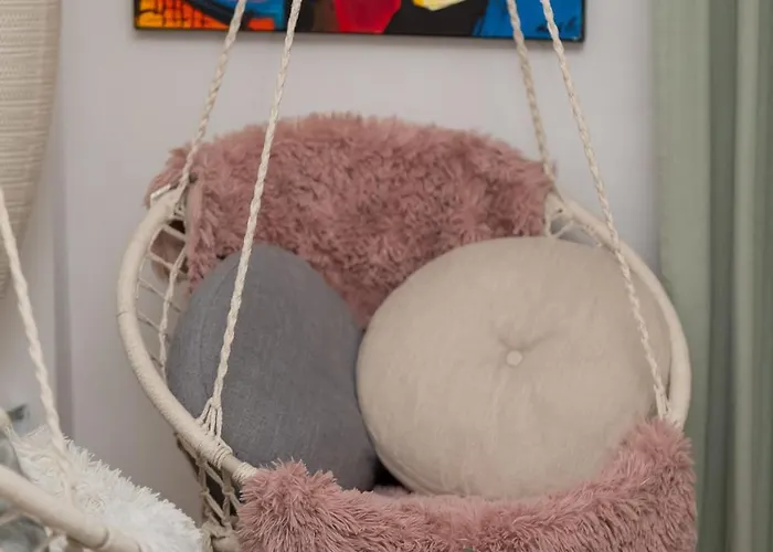 Piekny Z Sypialnia I Biurkiem By Renters * Warszawa