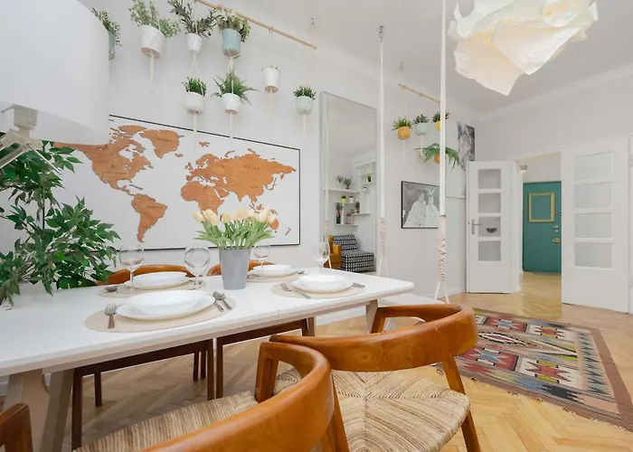 Piekny Z Sypialnia I Biurkiem By Renters Lejlighed Warszawa