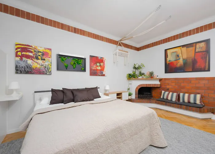 Piekny Z Sypialnia I Biurkiem By Renters Lejlighed