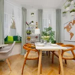 Piękny Z Sypialnią I Biurkiem By Renters * Warszawa