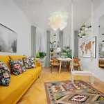 Piękny Z Sypialnią I Biurkiem By Renters Apartament