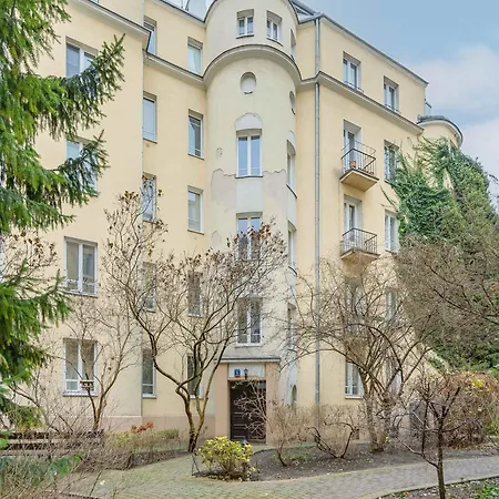 Piękny Z Sypialnią I Biurkiem By Renters *